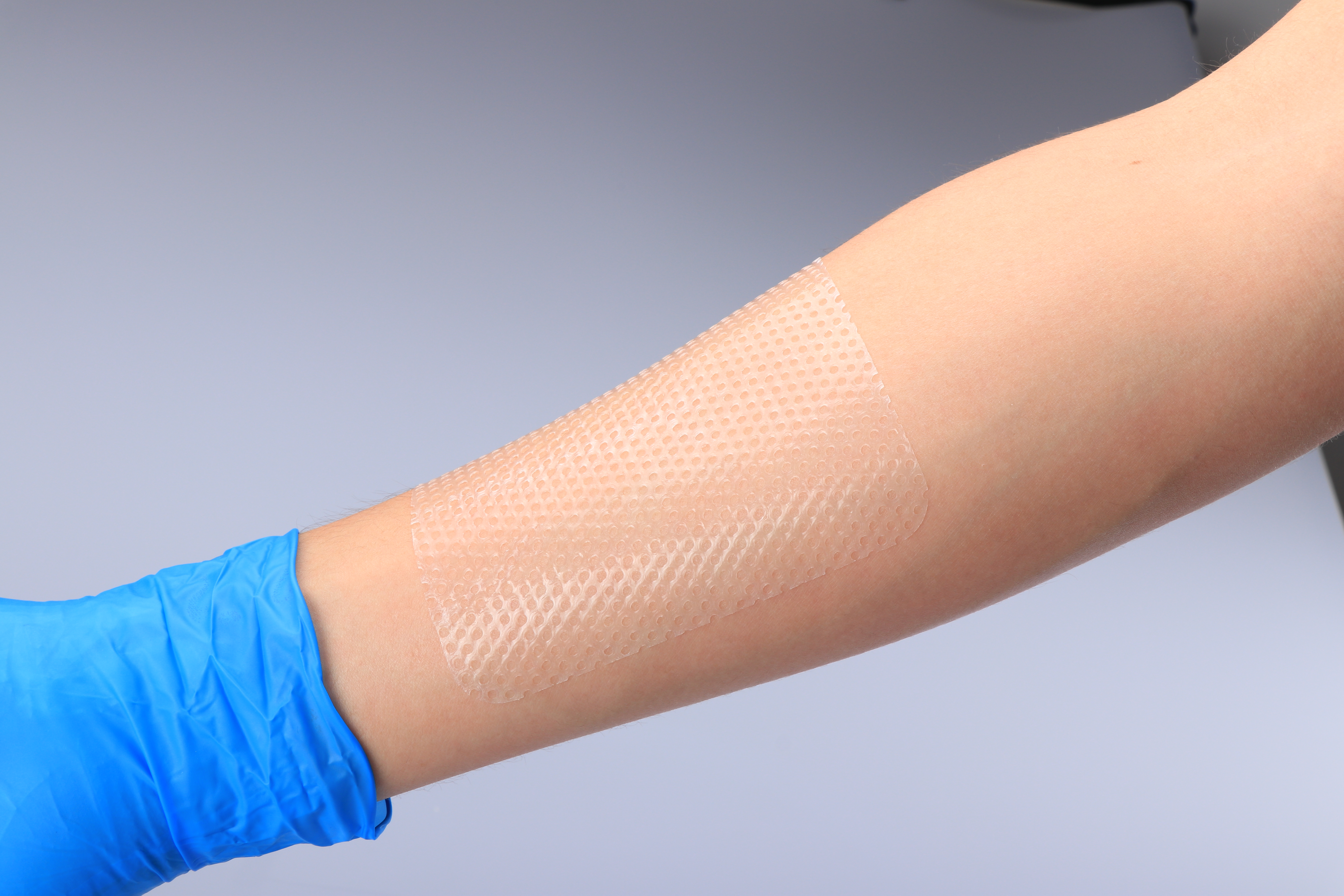 皮膚保護 低刺激性接着剤 シリコーン接触層